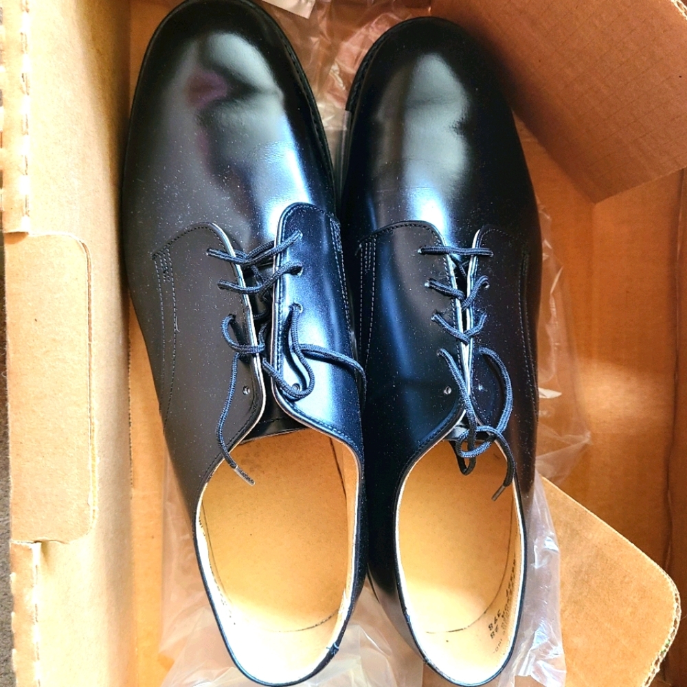 Dress shoes